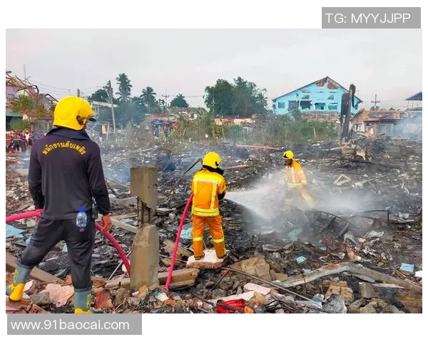 足球明星庆祝派对意外引发烟花爆炸房子瞬间化为废墟